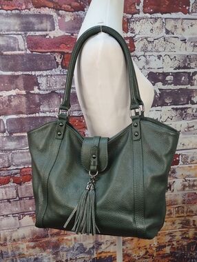 Leather Shoulder Tote Bag with Tassel in Deep Green